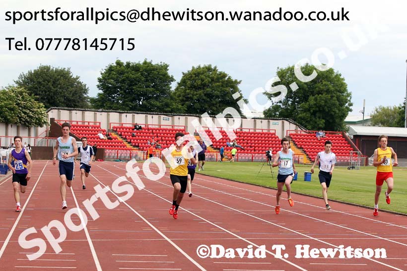 Boys 200 metres, Northern Inter-County Schools, Gateshead International Stadum. Photo: David T. Hewitson/Sports for All Pics